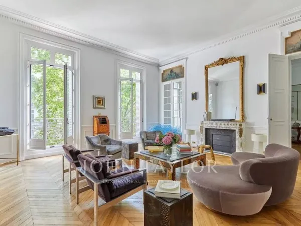 Appartement 5 pièces 194 m²