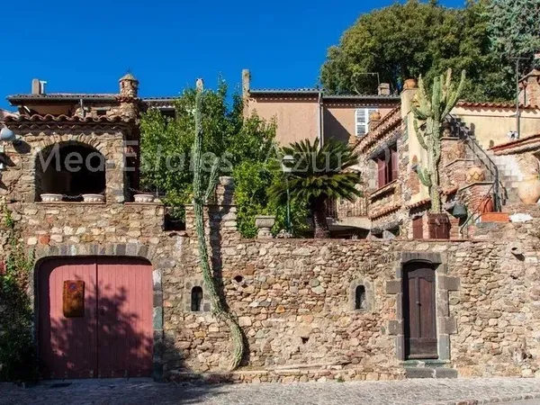Maison de village avec grandeur et vue mer