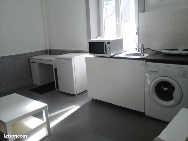 Studio meublé 23m2 centre ville/chauf inclus