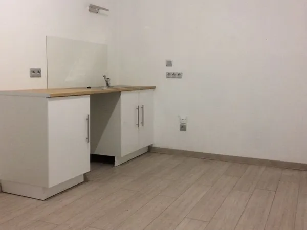 Maisonnette F1 Bis à ST MARCEL avec jardin