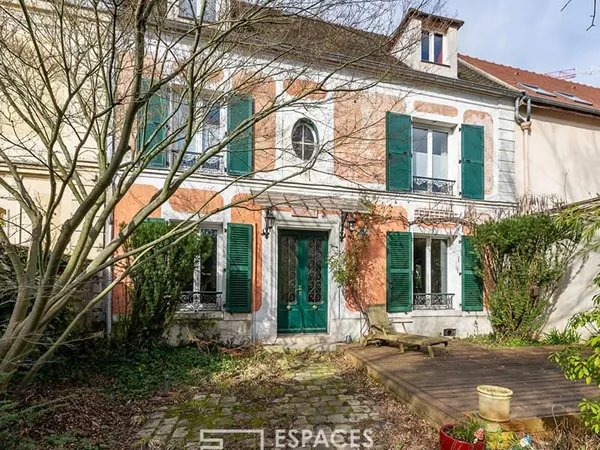 La maison de maître dans le centre historique de Chilly-Mazarin