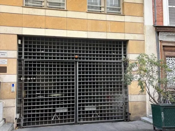 Parking 12 m²