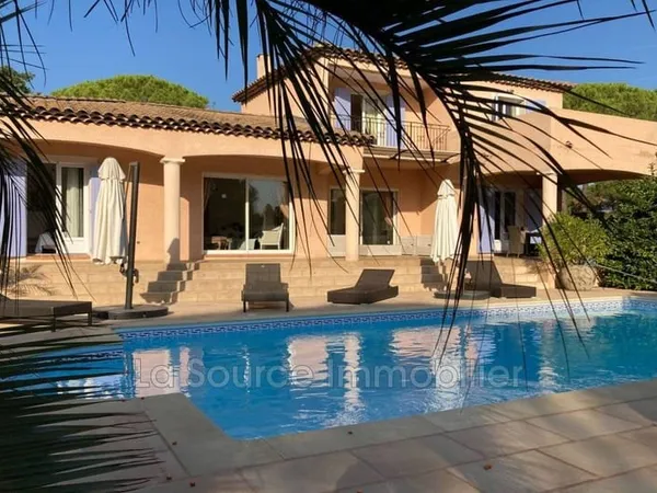 Villa 7 pièces 143 m²