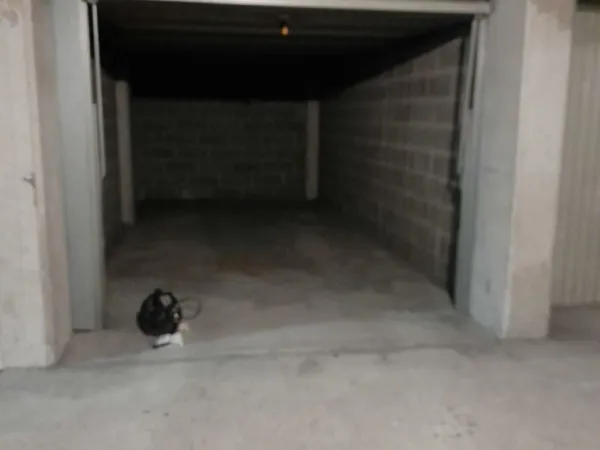 GARAGE DANS RESIDENCE SECURISEE