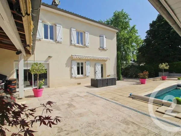 Maison 6 pièces 165 m²