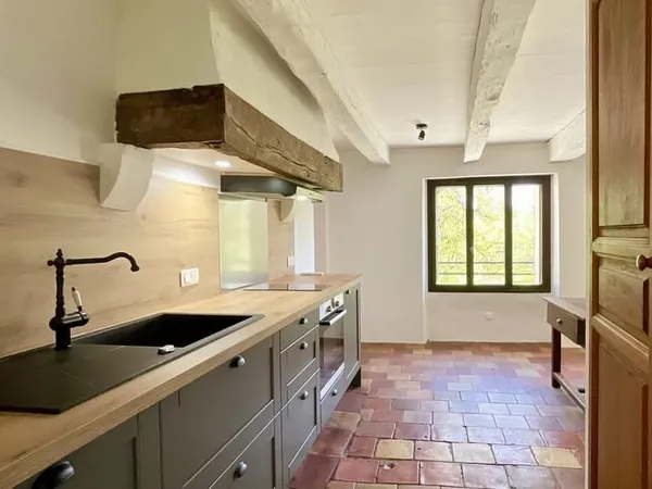 Appartement T4 avec garage en pleine campagne.