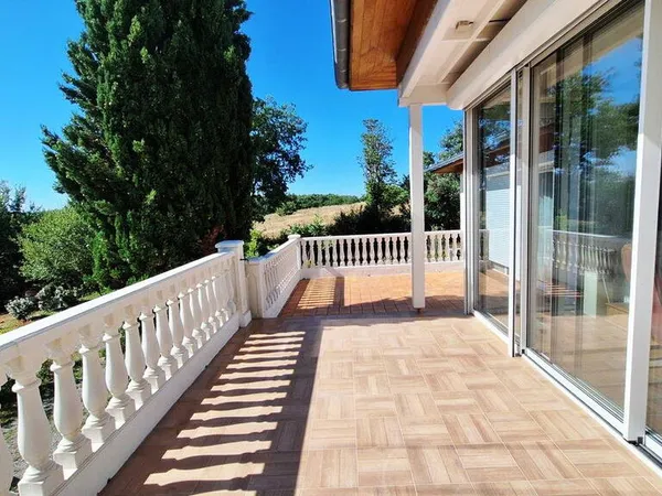 Maison 6 pièces 264 m²