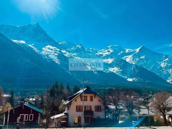 Terrain constructible 1221 m²