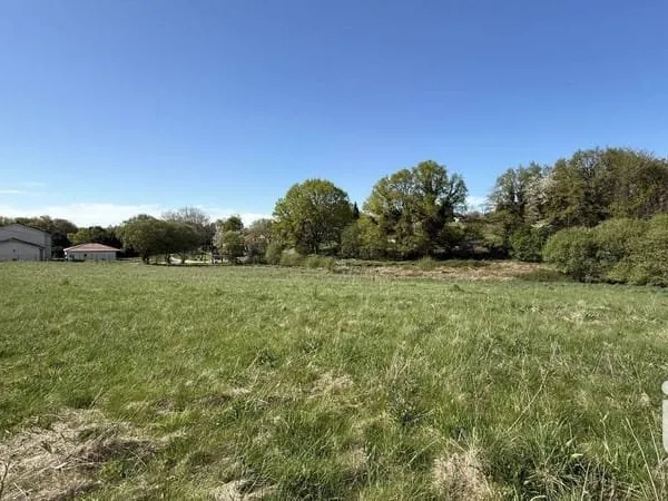 Terrain 2300 m²