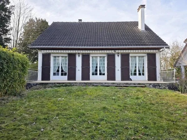 Grande maison familiale avec combles aménageables