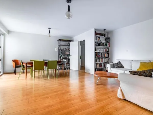 RUE DE MONTREUIL : Superbe appartement-4 chambres