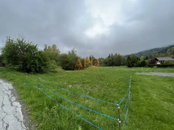 Les Carroz terrain 2788 m2 dont 1100 m2 constructibles
