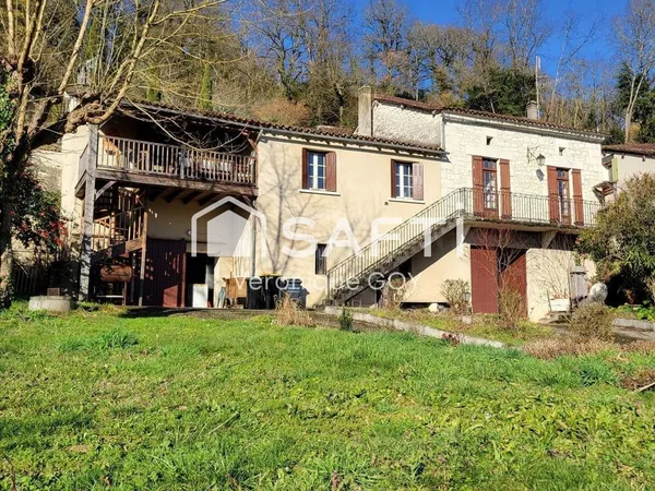Maison de village avec deux appartements et jardin