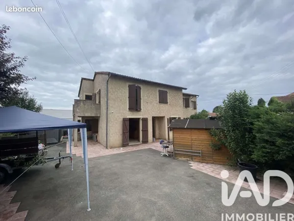 Villa 5 pièces 210 m²