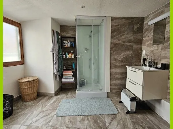 Joli appartement F2 bis de 65m2 au dernier étage d'un immeub