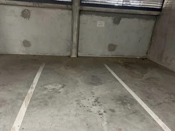 Place de parking à louer - résidence les estudines
