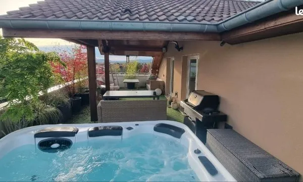 Dernier étage avec terrasse sur l'axe Metz-Luxembourg