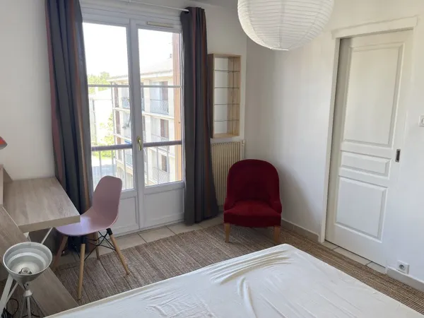 Loue chambre chez l'habitant