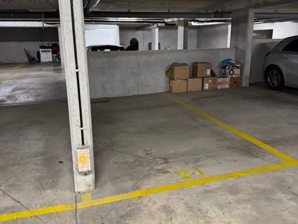 Place de parking souterrain sécurisée à vendre - Antony (92160)