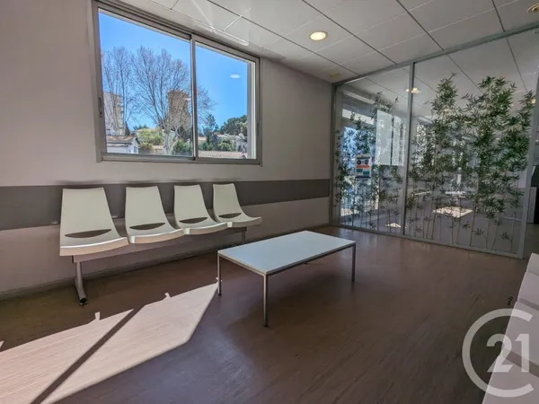 Local 463 m²