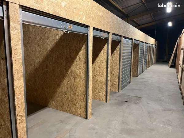 Box / Stockage / Garde Meuble / Garage