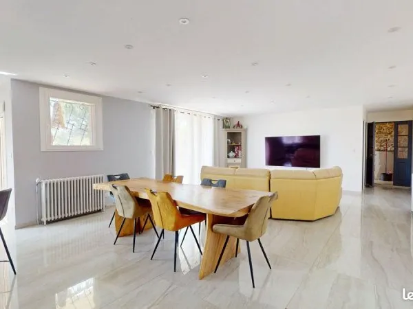 Mas 160m² habitables - surface totale 440m²