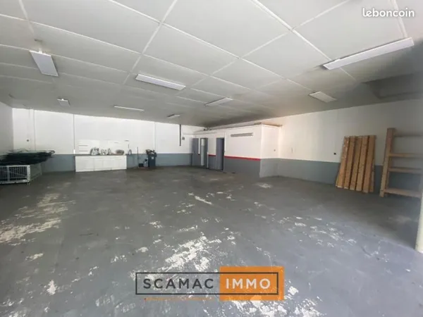 Local d'activité 200 m²