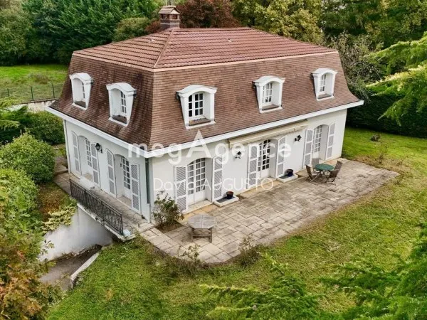 BELLE MAISON FAMILIALE SUR SOUS-SOL ET TERRAIN DE 900M2