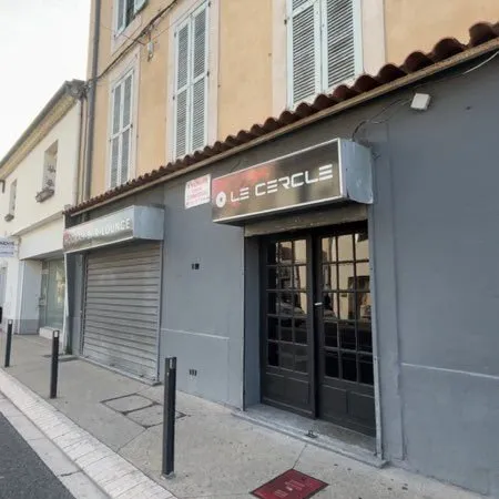 Local commercial à vendre