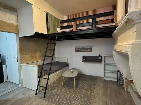 Studio meublé location courte durée- Centre historique Bordeaux