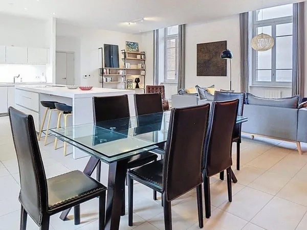 Appartement 5 pièces 179 m²