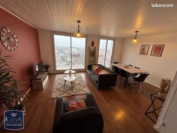 Appartement à louer 5 pièces 82.99m²