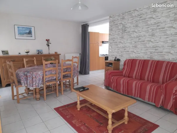 Maison . 5 pièces . 100 m²