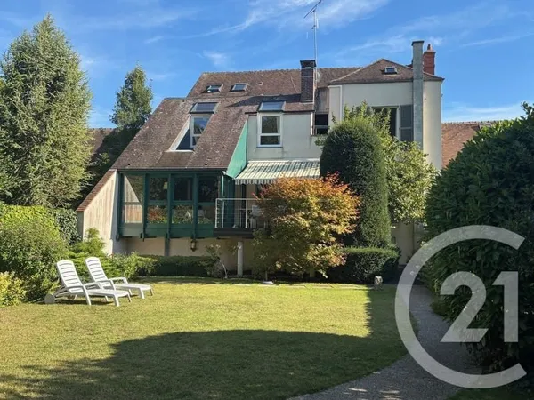 Maison 11 pièces 320 m²