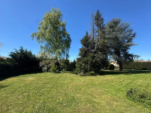Terrain 680 m²