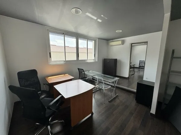 Bureau 44 m²