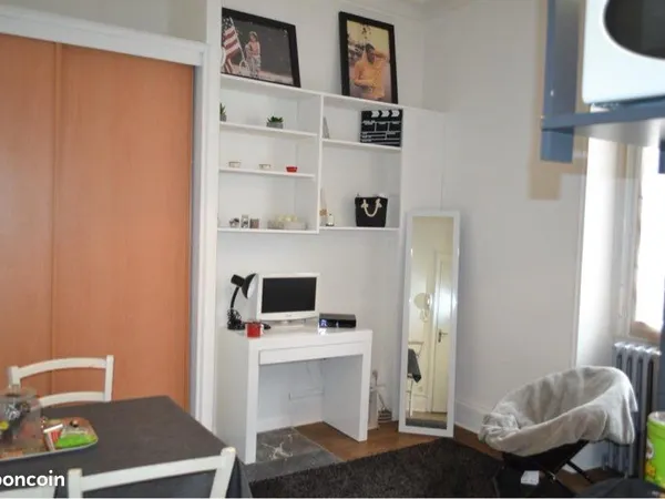 Studio 15m2 face a la fac de droit