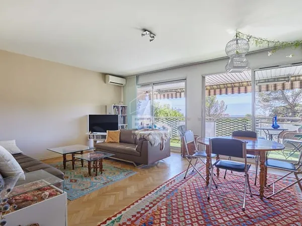 Appartement avec terrasse, ascenseur, parking, Aix-en-Provence