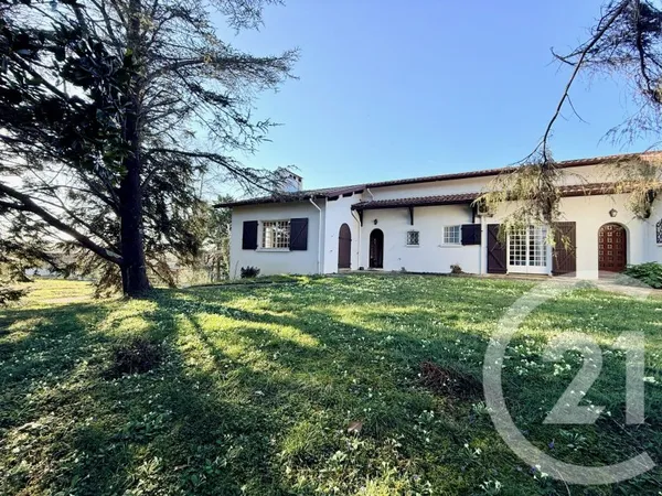 Maison 6 pièces 236 m²
