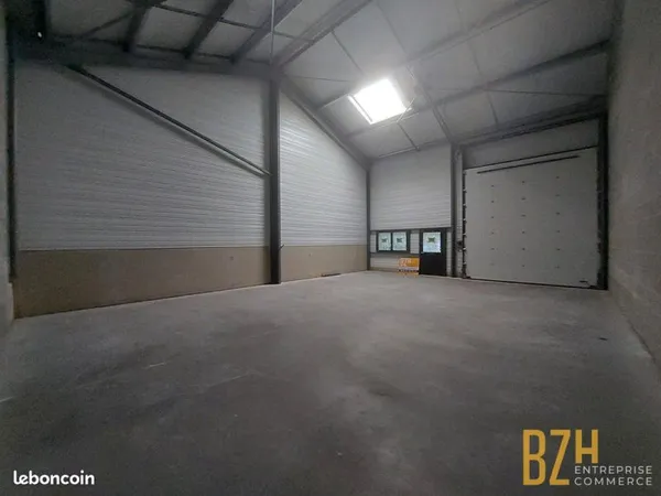 Local 115 m² LORIENT