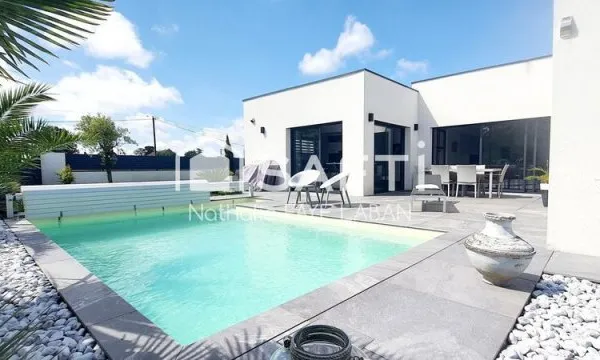 Maison contemporaine 3 chambres avec piscine