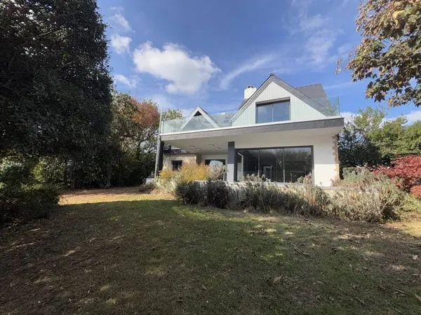 Maison 6 pièces 210 m²