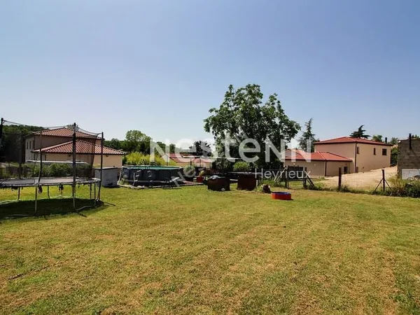 Terrain 610 m²