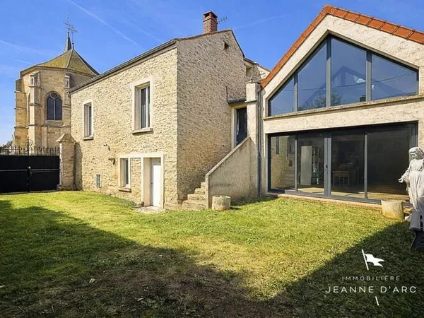 MONTAINVILLE à 5 mn de Beynes, Thoiry et Maule - Maison de village avec Jardin, 8 pièces 5 chambres
