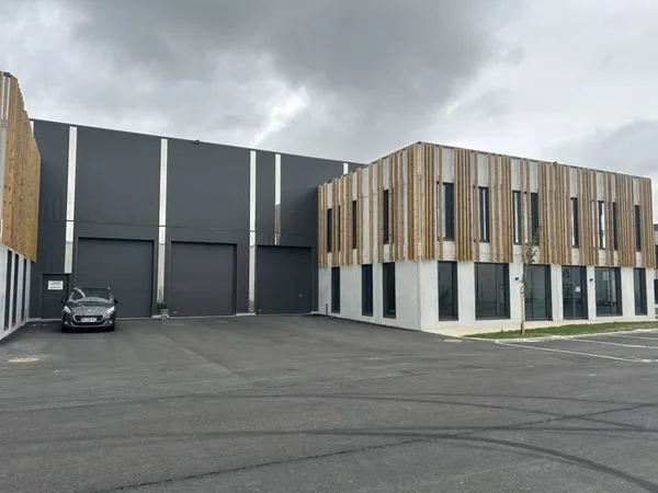 Entrepôt 2113 m²