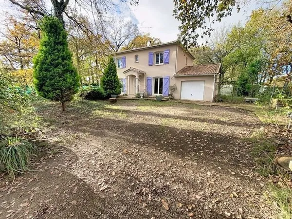 MAISON AU CALME AVEC PISCINE-BOIS ET SANS VIS A VIS