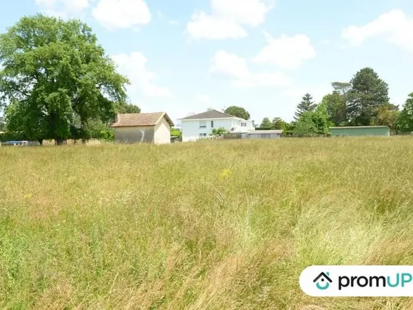 Terrain 707 m²