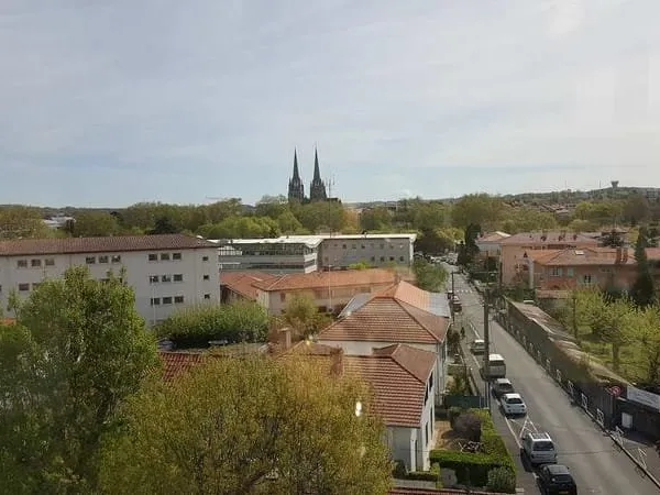 Bureau et espace de travail Location Bayonne  114m² 449800€