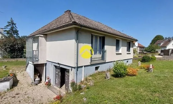 PAVILLON PROCHE CENTRE BOURG