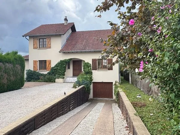 Maison d'architecte -Macheren -4 chambres -172 m2 - Terrain 9.23 ares